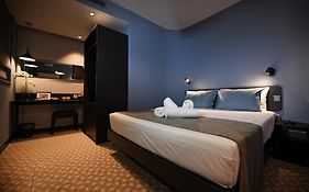 Victoria By Petit Chic